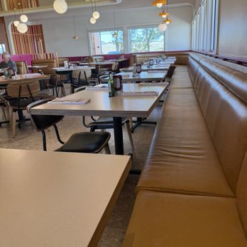 Day Maker Half Day Cafe - Empty at 2:30 Tuesday - Breakfast & Brunch Near Me - Austin, Texas