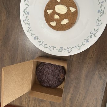 Daniel Corpuz Chocolatier - Ube cookie and yuzu cookie - Chocolatiers & Shops Near Me - New York, New York Daniel Corpuz Chocolatier - Ube cookie and yuzu cookie - Chocolatiers & Shops Near Me - New York, New York
