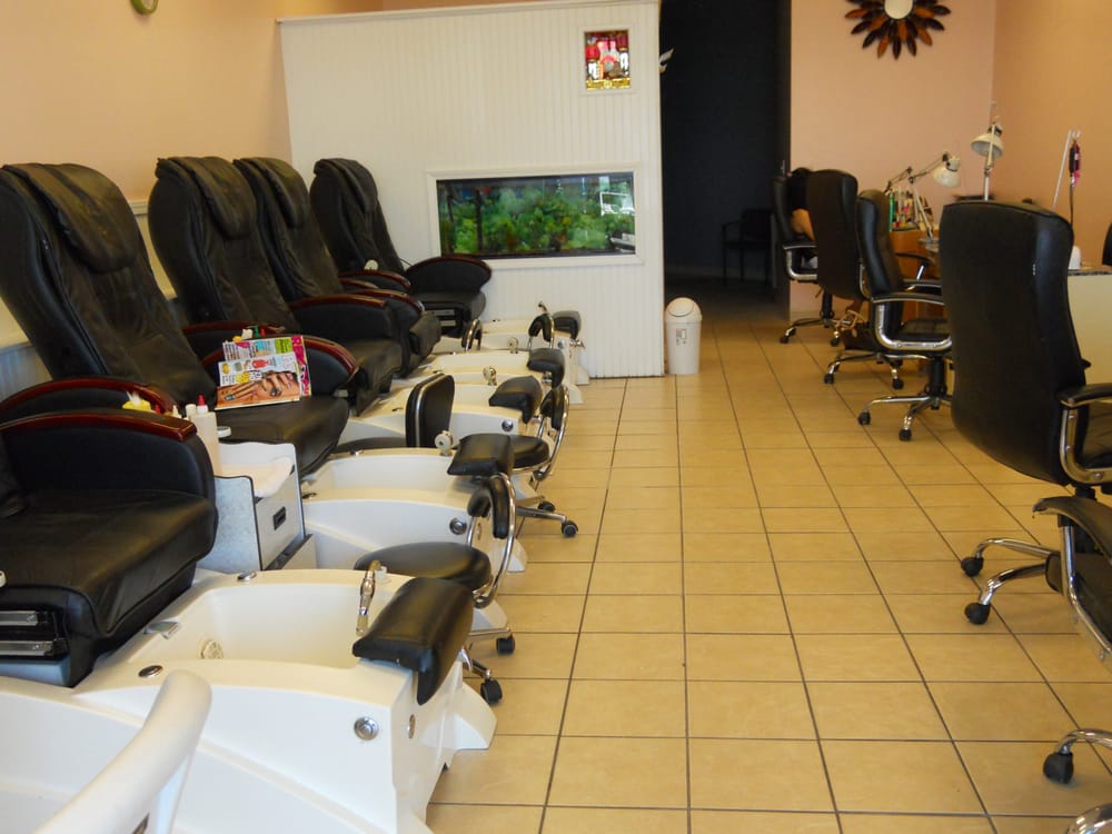 FANTASTIC NAILS Updated June 2024 1019 Gezon Pkwy SW, Wyoming