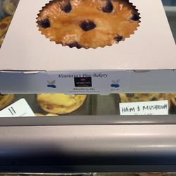 Henrietta's Pine Bakery - Blueberry pie.
