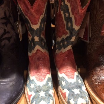Stages West - Men's Clothing Near Me - Pigeon Forge, Tennessee