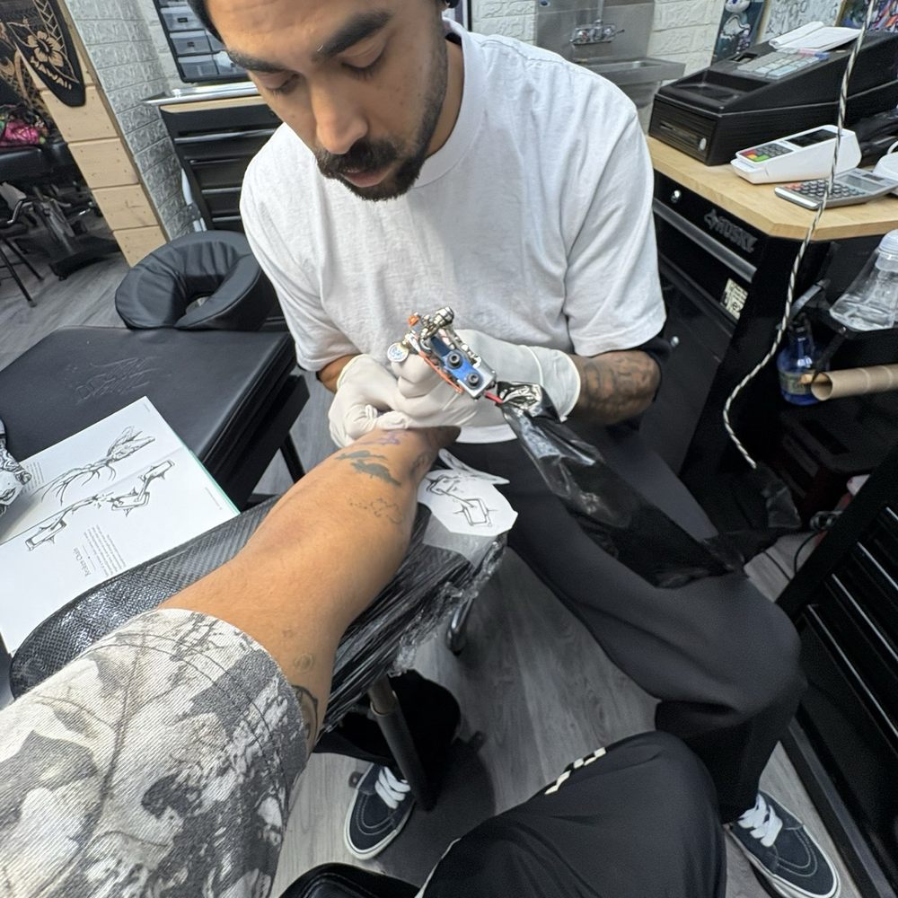 Ocean Front Tattoo - Georgee - Tattoo Near Me - Venice, California Ocean Front Tattoo - Georgee - Tattoo Near Me - Venice, California