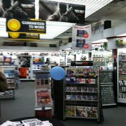 Gamestop- Houma - Store interior