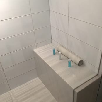 Tower 23 - Seat in shower, very convenient for the ladies! - San Diego, CA