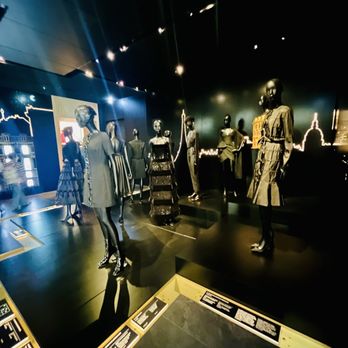 La Galerie Dior - Museums Near Me - Paris