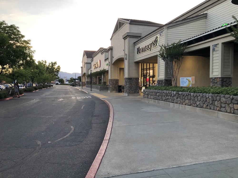 SAFEWAY Updated September 2024 15 Photos & 33 Reviews 1070 E