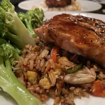 Renny's - Maple Ginger Salmon - Bars Near Me - Dallas, Texas