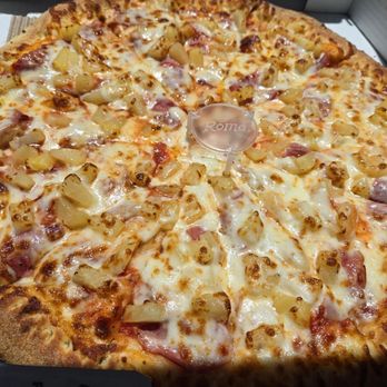 Seniore's Pizza - Hawaiian pizza. Large 16". Love their cheese!! - Pizza Near Me - San Mateo, California Seniore's Pizza - Hawaiian pizza. Large 16". Love their cheese!! - Pizza Near Me - San Mateo, California