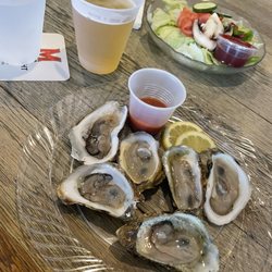 Olde Towne Tavern - Raw oysters (In The Street festival special)