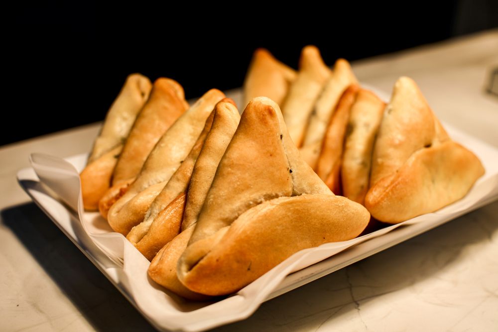 Zaina Market and Bakery Logo