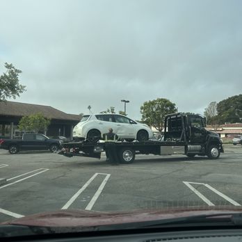 Love's Towing Service - Glenn loading my car carefully - Towing Near Me - Santa Barbara, California