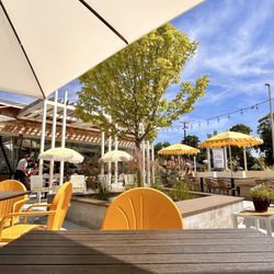 Three Birds - Perfect day for this incredible patio seating area.