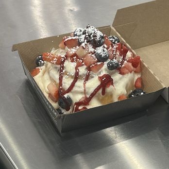 Cinnaholic - The Very Berry!!! SOOOOOO GOOOD!!! - Bakeries Near Me - Noblesville, Indiana Cinnaholic - The Very Berry!!! SOOOOOO GOOOD!!! - Bakeries Near Me - Noblesville, Indiana