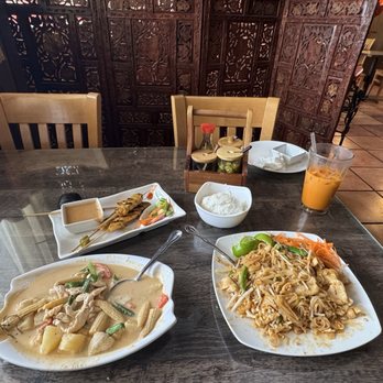 Sawasdee Thai Restaurant - Penang curry add pineapple Chicken pad Thai  Chicken satay  Thai tea - Thai Near Me - Sparks, Nevada
