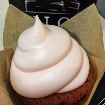 Silos Baking - Strawberry & Cream - Cupcakes Near Me - Waco, Texas