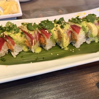 Saloon Osaka - Specialty Roll: EL SEGUNDO SPICY TUNA - AVOCADO - CUCUMBER - TOPPED WITH TUNA - SASHIMI - JALAPENO DRESSING CILANTRO - Sushi Bars Near Me - El Segundo, California
