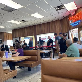 The Hat - Long lines but they move quickly - Burgers Near Me - Las Vegas, Nevada The Hat - Long lines but they move quickly - Burgers Near Me - Las Vegas, Nevada