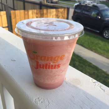 DQ / Orange Julius - Strawberry Banana Premium Fruit Smoothie - Ice Cream & Frozen Yogurt Near Me - Calgary, Alberta