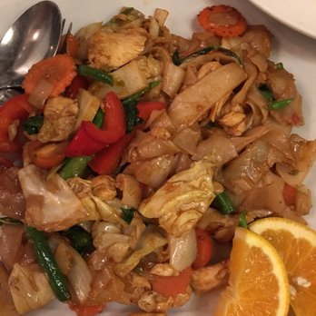 Spice I Am - Drunken noodles with chicken - Thai Near Me - Alameda, California Spice I Am - Drunken noodles with chicken - Thai Near Me - Alameda, California