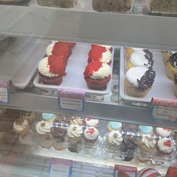 Leidylicious Cakes - Cupcakes Near Me - Forest Hills, New York