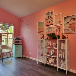 Kawaii Body Wax - Such cute decor