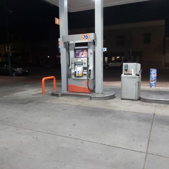 Circle K - a gas station at night - Gas Stations Near Me - Alameda, California