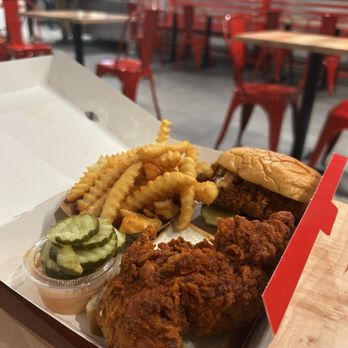 Dave's Hot Chicken - Dave's number 3 (slider, and tender) - Chicken Shop Near Me - Brampton, Ontario Dave's Hot Chicken - Dave's number 3 (slider, and tender) - Chicken Shop Near Me - Brampton, Ontario