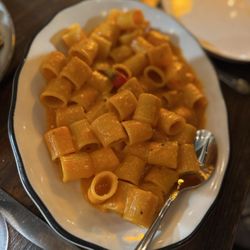 Casa Isola Osteria - Spicy Rigatoni Alla Vodka
