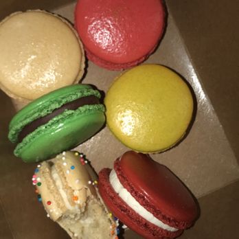 La Tour Cafe - Macarons - Cafes Near Me - Honolulu, Hawaii