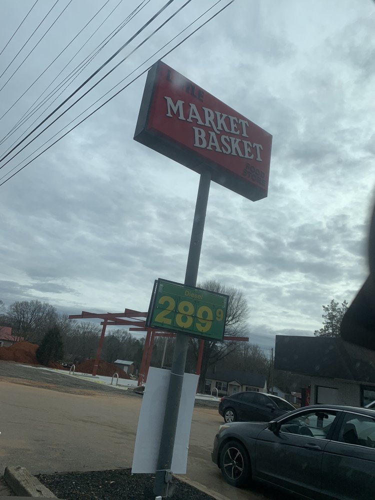 MARKET BASKET FOOD STORES Updated September 2024 12 Photos 3571