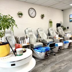 Gilman Nails - Remodel interior