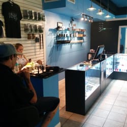 Perfection Vapes - Todd doing a build