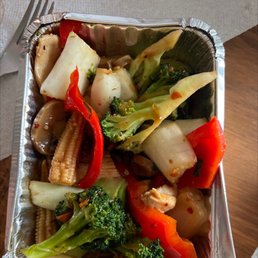 This is what we received when we ordered Mongolian chicken. TONS of veggies, maybe 3 pieces of chicken. This is what we received when we ordered Mongolian chicken. TONS of veggies, maybe 3 pieces of chicken.