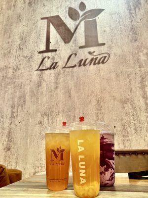 La Luna Tea & Dessert Bar by null