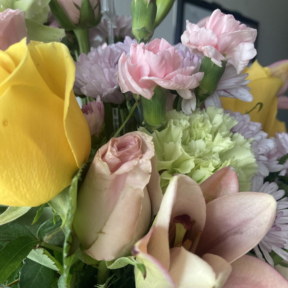 Barliz Flowers - Florists Near Me - Chula Vista, California