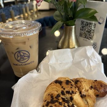IndiCo Coffee - Chocolate Croissant - Latte - Regular - Coffee & Tea Near Me - New York, New York