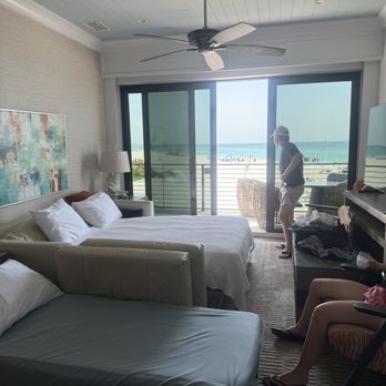 Anna Maria Beach Resort - Pull out bed - Resorts Near Me - Holmes Beach, Florida Anna Maria Beach Resort - Pull out bed - Resorts Near Me - Holmes Beach, Florida