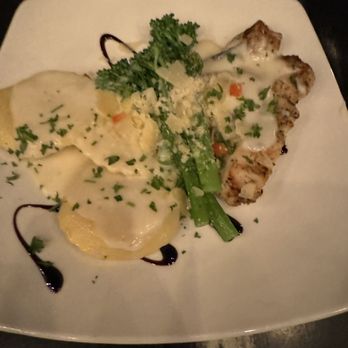 Seasons 101 - Ravioli delicious chicken just plain Jane. - Breakfast & Brunch Near Me - Sevierville, Tennessee