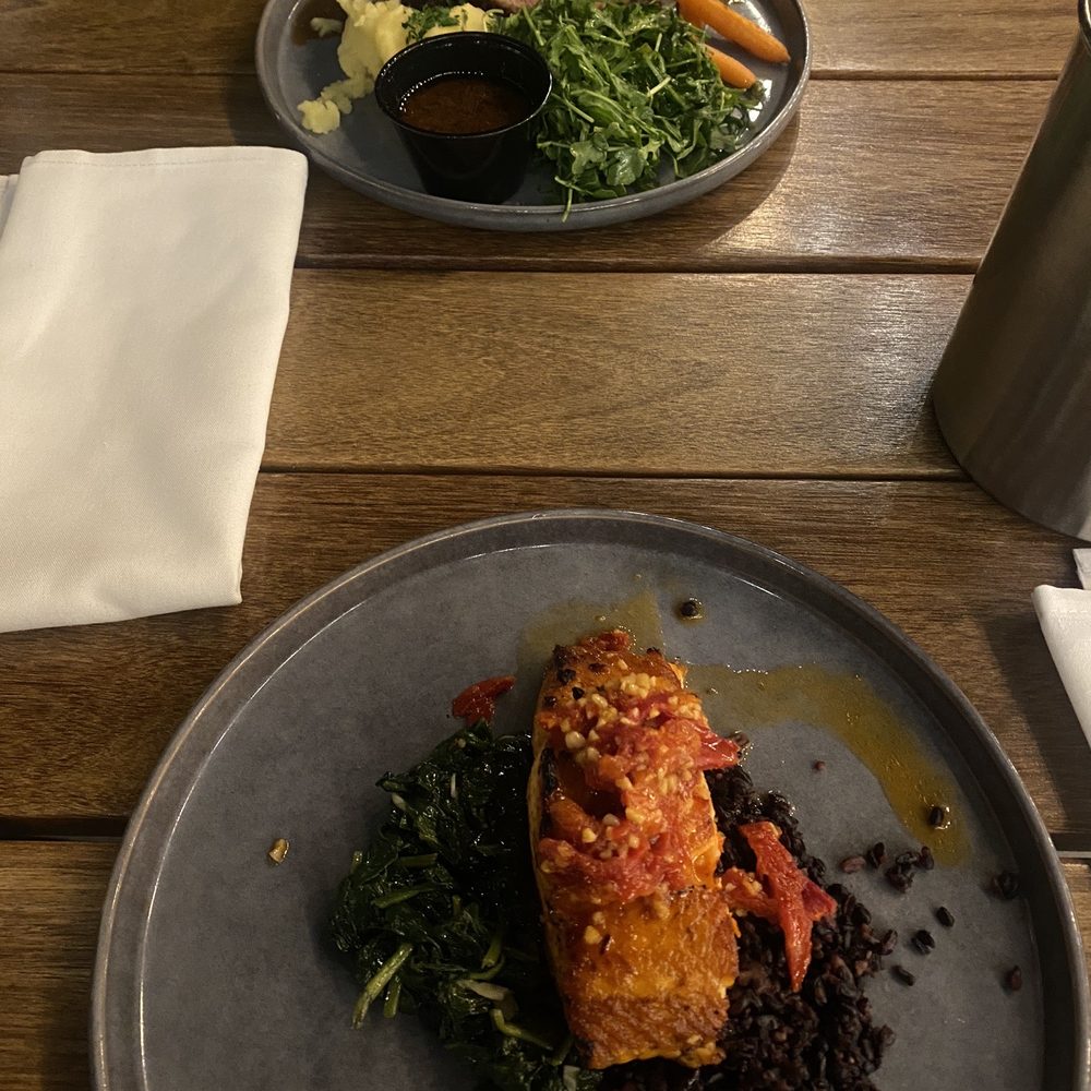 Oscar's Brewing Company - salmon and OBC Tri Tip Plate - American Near Me - Temecula, California