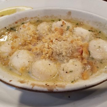 Abate Apizza & Seafood Restaurant - Pizza Near Me - North Haven, Connecticut Abate Apizza & Seafood Restaurant - Pizza Near Me - North Haven, Connecticut