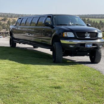 Exquisite Limo Bend - Limos Near Me Exquisite Limo Bend - Limos Near Me