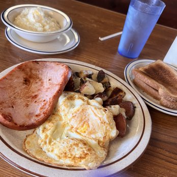 Pelton Cafe - Han n eggs with toast abd a side of grits! - Breakfast & Brunch Near Me - San Leandro, California
