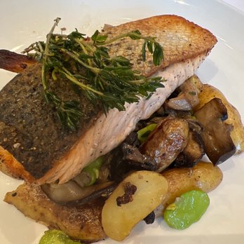 Hudson Garden Grill - Salmon fish converters to gluten and dairy free - New American Near Me - Bronx, New York Hudson Garden Grill - Salmon fish converters to gluten and dairy free - New American Near Me - Bronx, New York