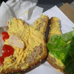 Tout Chaud - Le "club sandwich" qui est en réalité quasiment que du pain avec de la mayonnaise