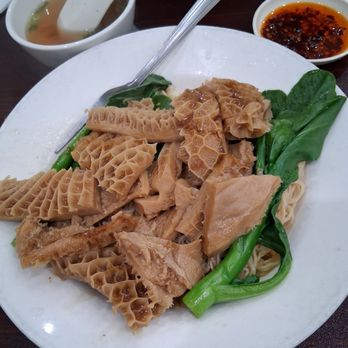 Sweet Wonton House - Beef tripe lo mein - Cantonese Near Me - Little Neck, New York Sweet Wonton House - Beef tripe lo mein - Cantonese Near Me - Little Neck, New York