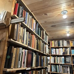 Henniker Book Farm and Gifts