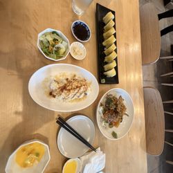 Ari Sushi - Veggie mango roll Veggie Roll Combo (not pictured sorry gobbled it up) fuji roll veggie tempura roll