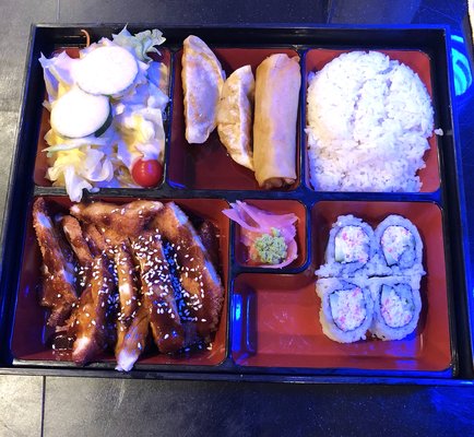 Red 8 Asian Bistro & Sushi Bar by null
