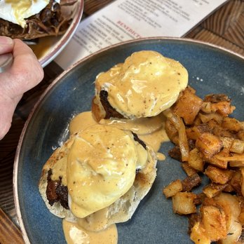 Flying Pig Pub & Kitchen - Cajun shrimp Eggs Benedict - Pubs Near Me - Oceanside, California
