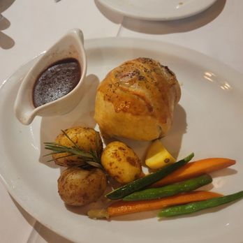 Restaurante Caesar's - Beef Wellington - Salad Near Me - Tijuana, BCN Restaurante Caesar's - Beef Wellington - Salad Near Me - Tijuana, BCN